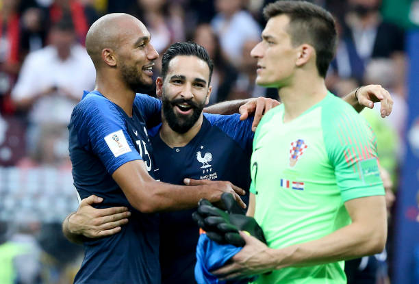 还包含着球 还包含着球